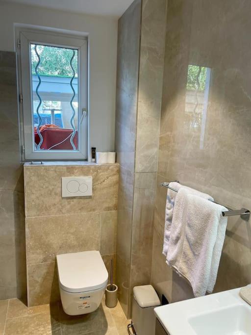 Superbe Appartement Pres De La Plage Et Du Centre Ville サントロペ エクステリア 写真
